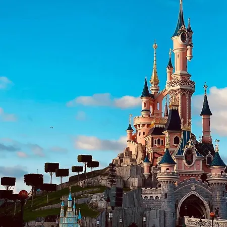 Bel « the Lion King » Proche Appartement Montévrain